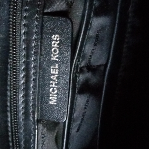 NEW - MICHAEL KORS Black Signature Jet Set Top Zip Tote Shoulder Bag. - Picture 12 of 12